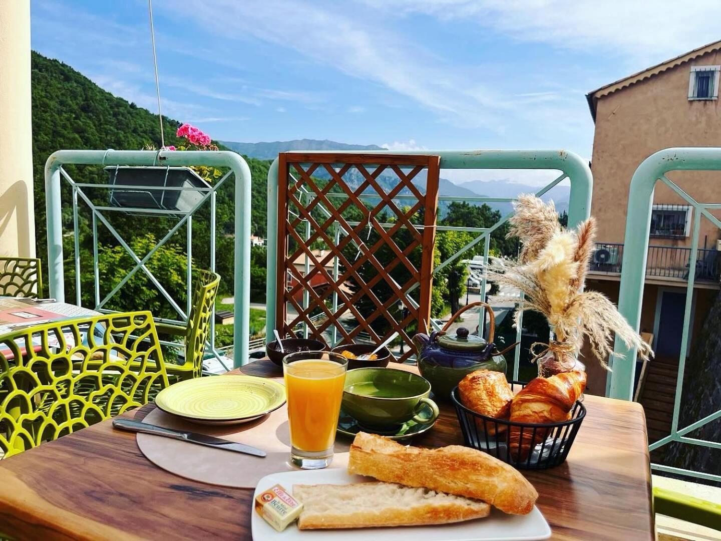 Les Gites De Bouyon Luaran gambar